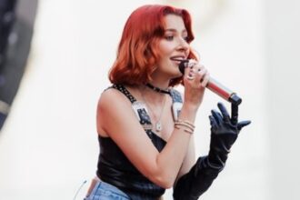 scene ireale cantareata lidia buble a fost batuta cu matura in mijlocul strazii inca imi revin din soc 68c1a1fa80b16