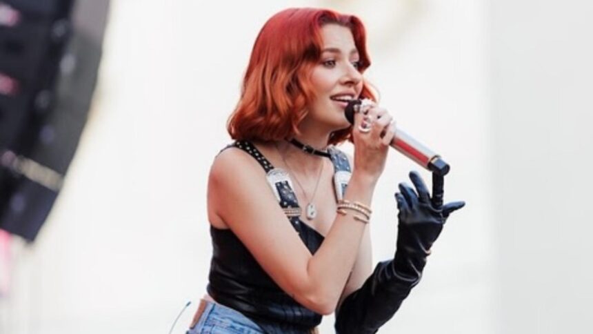 scene ireale cantareata lidia buble a fost batuta cu matura in mijlocul strazii inca imi revin din soc 68c1a1fa80b16