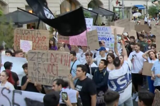 studentii anunta proteste ample austeritatea lui bolojan ii loveste in plin 68cae1d199dab