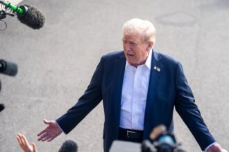 trump to meet with us congressional leaders in last ditch effort to avoid shutdown 68d96500a6386