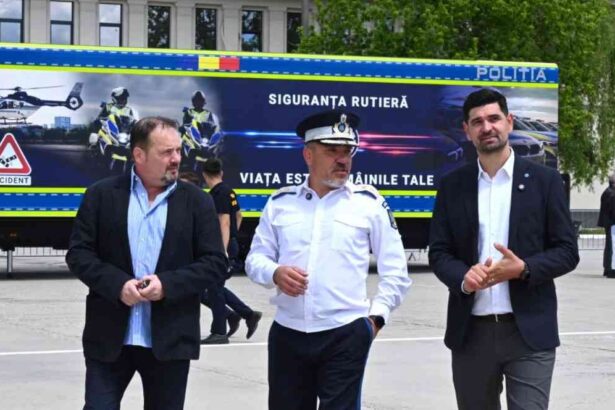 tuta george AMq8pzRe8rf5qObo