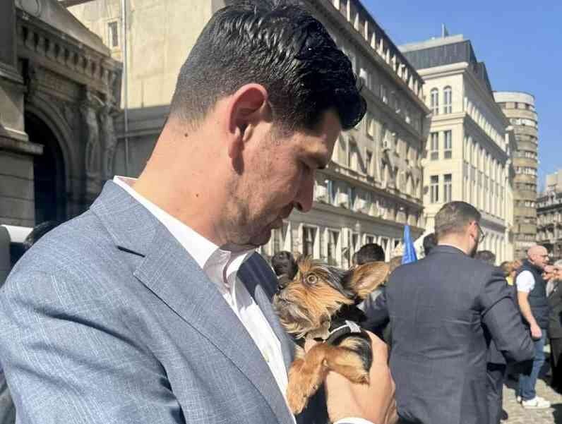 tuta m5Kn68zzpRhOrKZ5