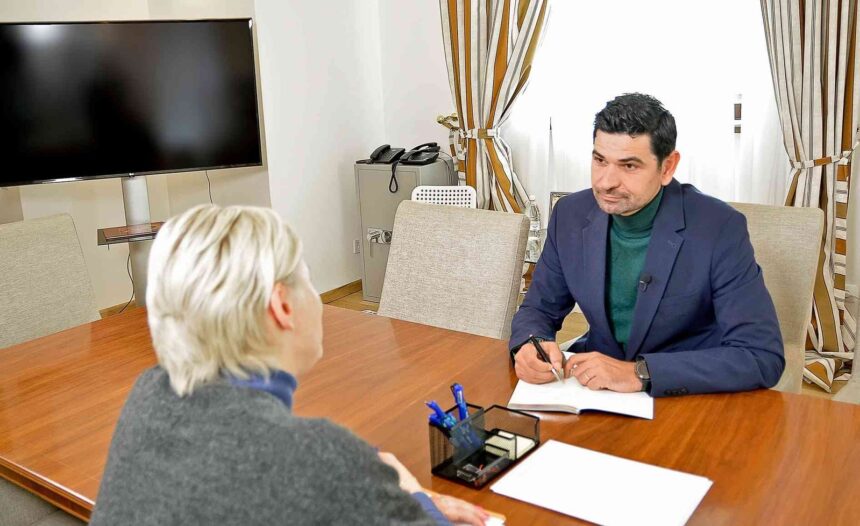 tuta mp8Wy3g1N6IbKL9n