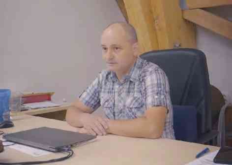 valetin trifan mjE4LwoPg5F9voDa