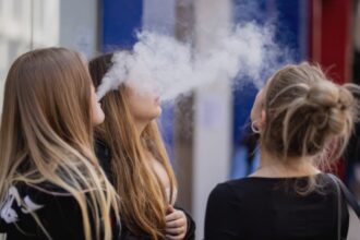 vaping may be causing irreversible harm to childrens health doctors say 68b5c5159d8d4