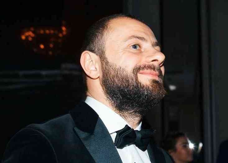 Mituitorul șefului Elcen, moldoveanul Victor Slivinschi, este proprietarul Palatului Woroniecki, situat vis-a-vis de Ambasada Rusiei din București 2 victor slivinschi YD0EnkGGqkU4q4Wy