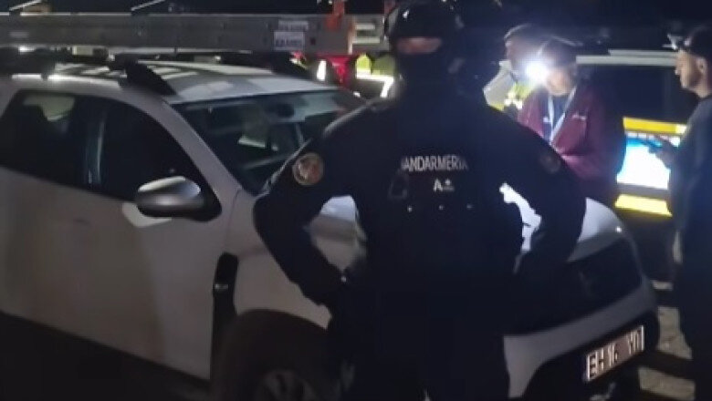 video patronul unui cunoscut club de manele retinut pentru furt de curent politistii au descins atunci cand pe scena canta adrian minune 68d7f8bd244ca