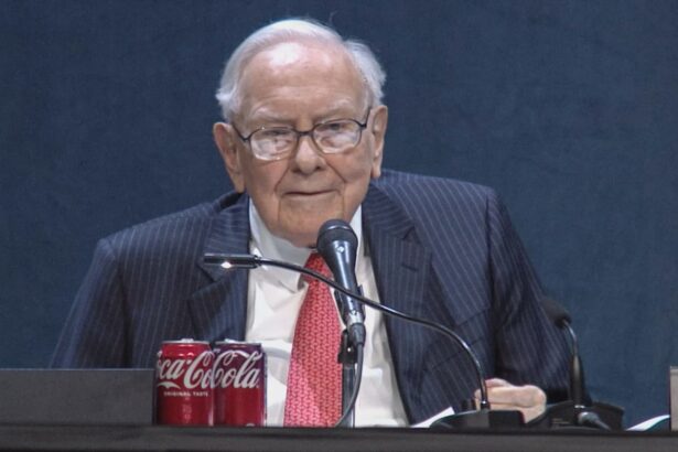 warren buffett is reportedly eyeing berkshire hathaways biggest deal in three years 68dc3f799e3cf