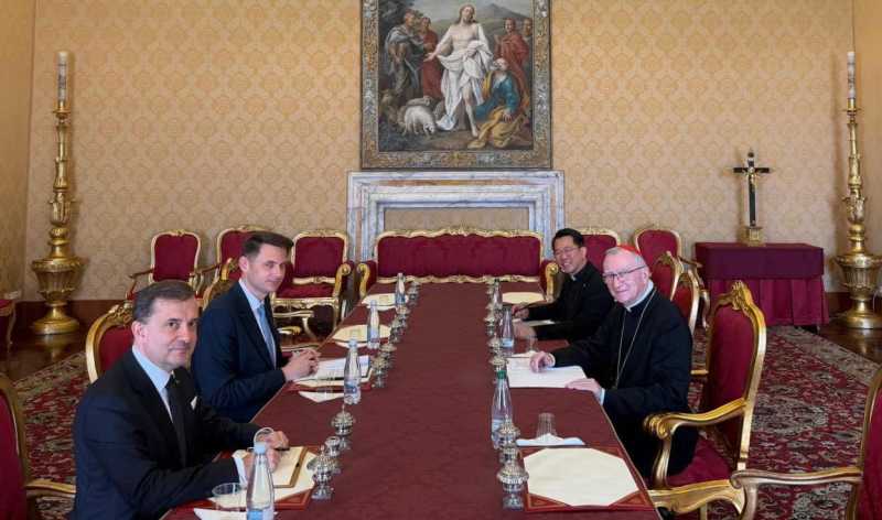 abrudean intalnire la vatican cu cardinalul parolin promovarea pacii si solutionarea pasnica a conflictelor printre temele abordate 68e90ef430877