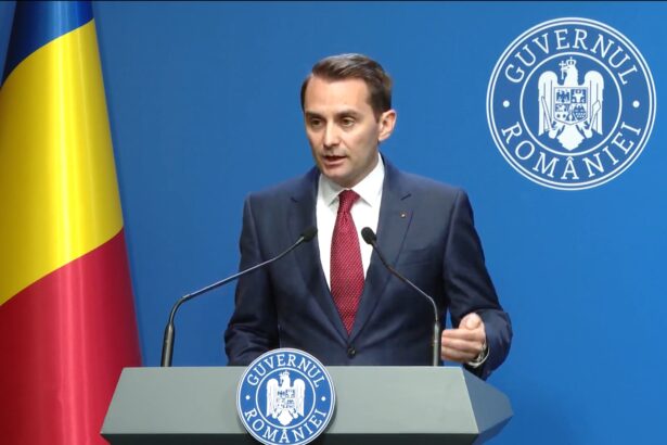 acuzat ca a achizitionat ilegal 17 masini duster seful cancelariei premierului explica au fost inchiriate autoutilitare ca sa nu incalcam legea ce economie spune ca a facut 68dfb741be8e4