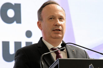 adrian caciu acuza ca bolojan nu vrea exceptarea mamelor si veteranilor de la plata cass 68e61175c4334