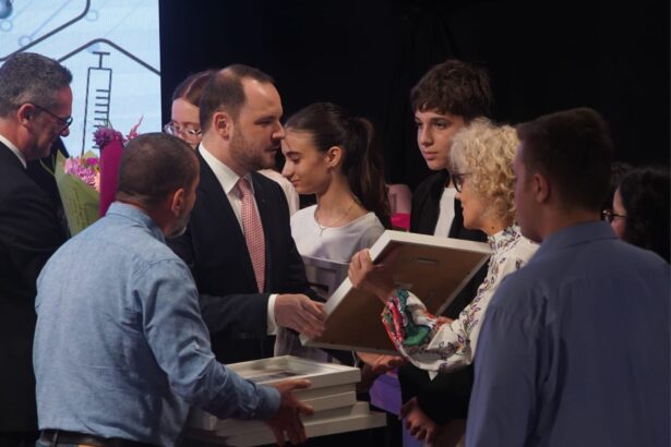 alexandru rogobete romania are nevoie de tineri care nu se tem sa viseze mare 68e24e5d3f5d9