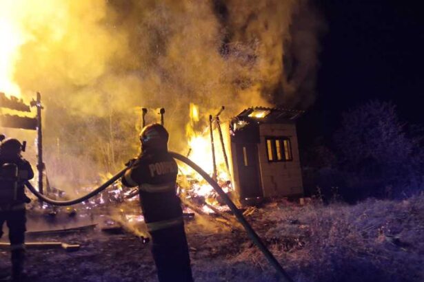 arges casa distrusa de un incendiu focul a pornit de la un cablu electric 68f5d92b9f324