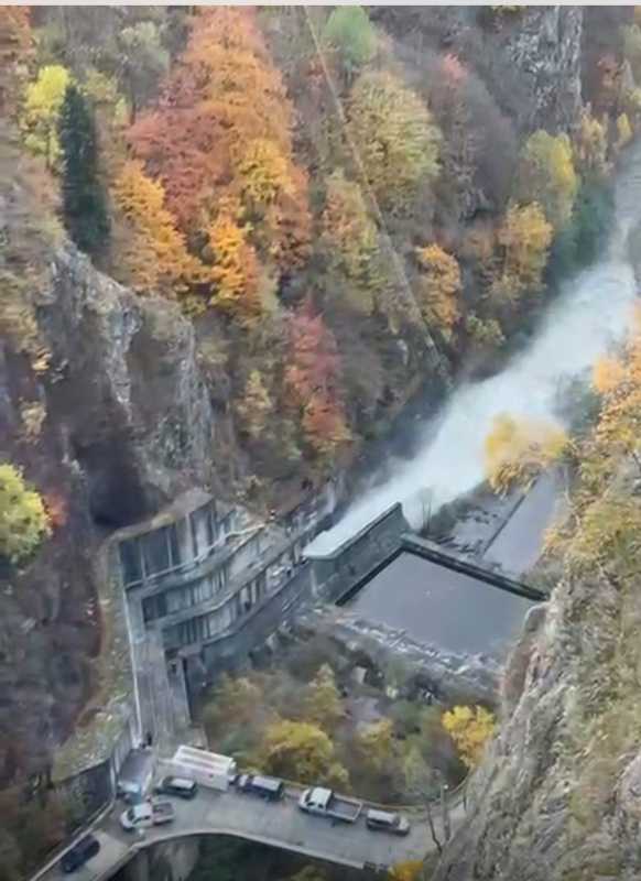 arges exercitiu de deversare controlata a apei din lacul de acumulare vidraru 6901bc8165b2a