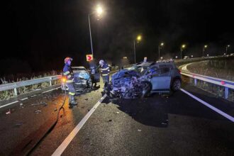 arges trei persoane ranite intr un accident produs pe un pasaj la capatul autostrazii a1 68e4aea1819c7