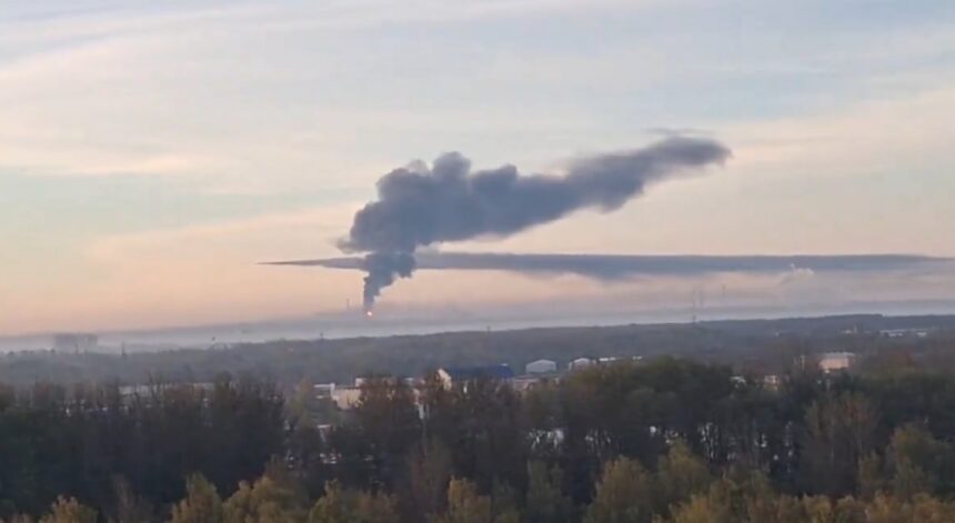 atac ucrainean asupra rafinariei de petrol rusa din ufa 68efaf8fbb1e9