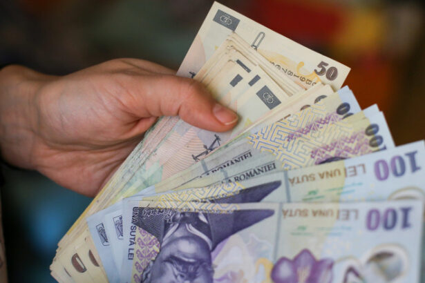 ce salariu castiga un muncitor strain in romania cate avize de angajare au fost emise in 2025 68e7350376a24