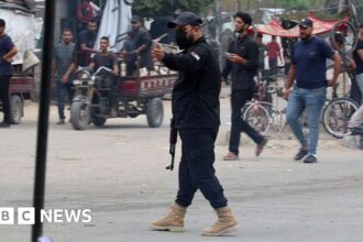 clashes erupt between hamas forces and armed clan members in gaza city 68ec15260efde