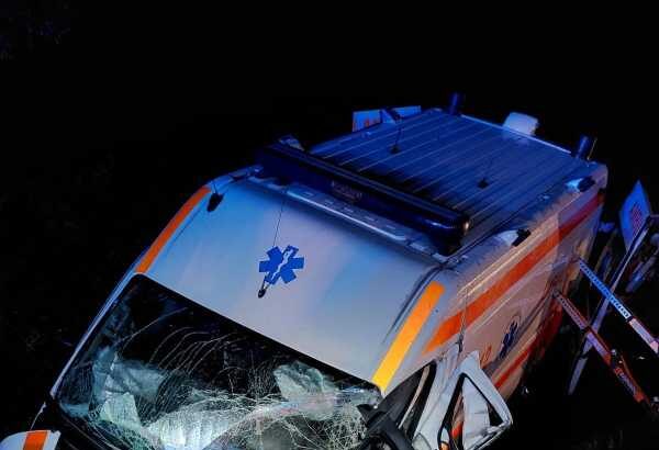 cluj o femeie a decedat in accidentul de pe dn 1 in care a fost implicata o ambulanta 68e40f3e67096