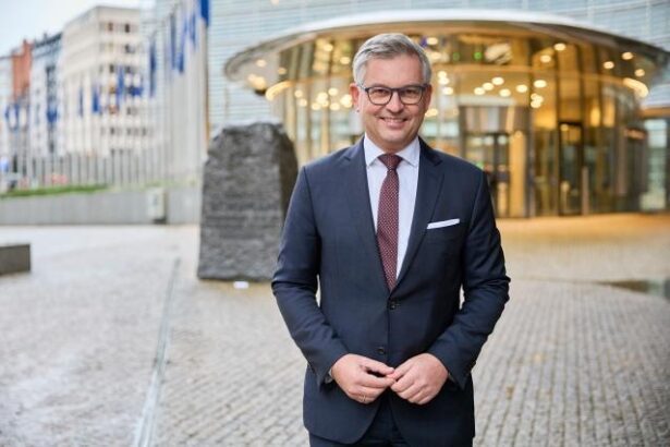 comisarul european pentru afaceri interne si migratie magnus brunner efectueaza luni o vizita in romania 68f4b7dbbacbb