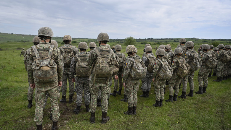 comisiile din parlament aproba achizitia de tancuri si introducerea serviciul militar voluntar de 4 luni cerute de mapn 68f68e5fd5c8f