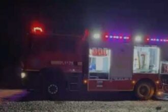 constanta persoana blocata pe capota autoturismului luat de viitura intervin pompierii 68e5f6be52ccc