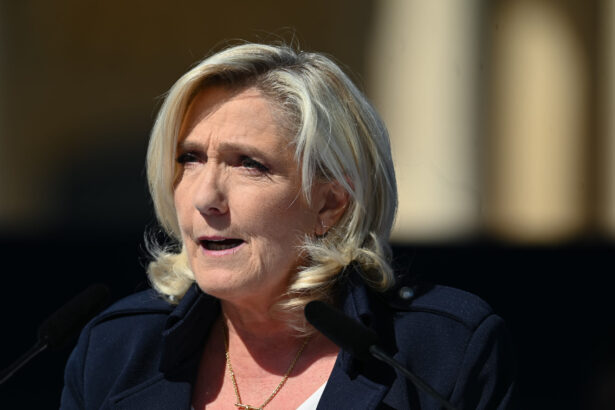 criza politica in franta marine le pen cere demisia lui macron si alegeri anticipate 68e393fa5aa47