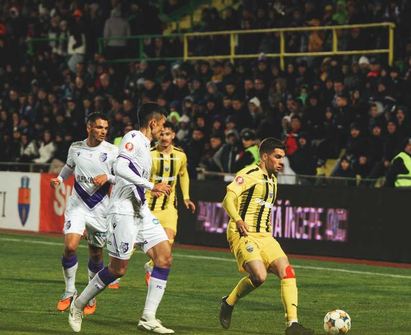 fotbal fc arges dinamo bucuresti 1 1 in superliga 68fbd60e36944