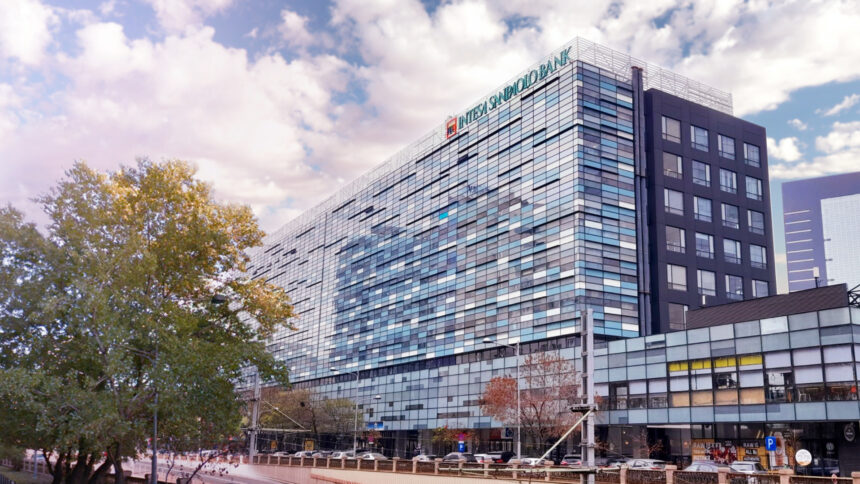 fuziunea dintre intesa sanpaolo bank romania si first bank programata sa se finalizeze la final de octombrie 68ee03392b5bd