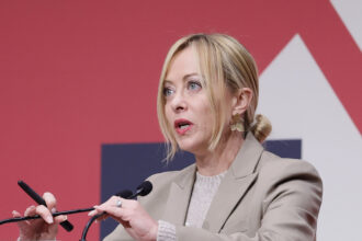 giorgia meloni a fost denuntata la cpi pentru complicitate la genocid in gaza alti doi ministri italieni vizati de plangere 68e5fa0614089