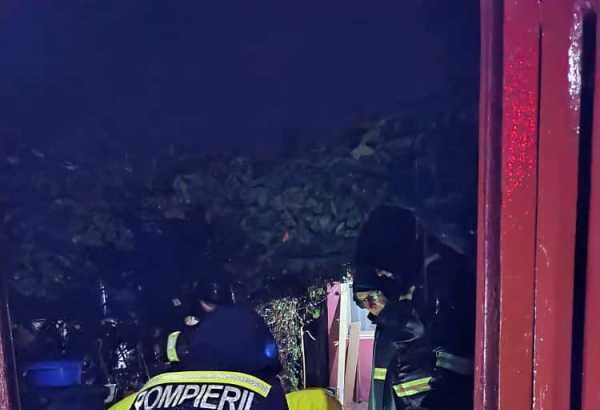 giurgiu pompierii au scos apa din gospodarii inundate de ploi in municipiul resedinta calugareni si malu 68e760f41adcc