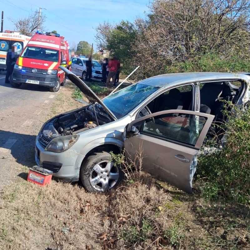 giurgiu trei raniti intr un accident in localitatea greaca o masina s a rasturnat in afara partii carosabile 68fa177aeb32f