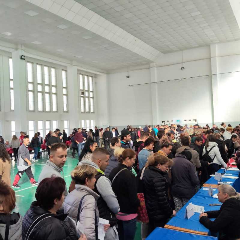 hunedoara peste 1 000 de persoane la bursa locurilor de munca pentru absolventi recrutari de personal la termocentrala mintia 68e9102b773dd