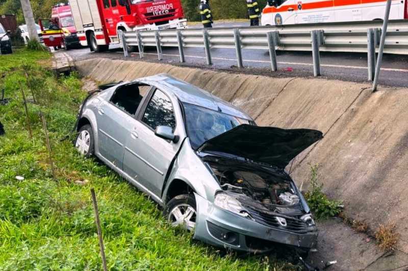 hunedoara trei persoane transportate la spital in urma unui accident pe dn 76 deva brad 68e22b4d6fa7a