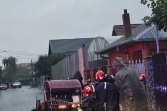 ialomita cinci gospodarii si doua strazi inundate in ultimele ore cod rosu de ploi 68e5f46d850bb