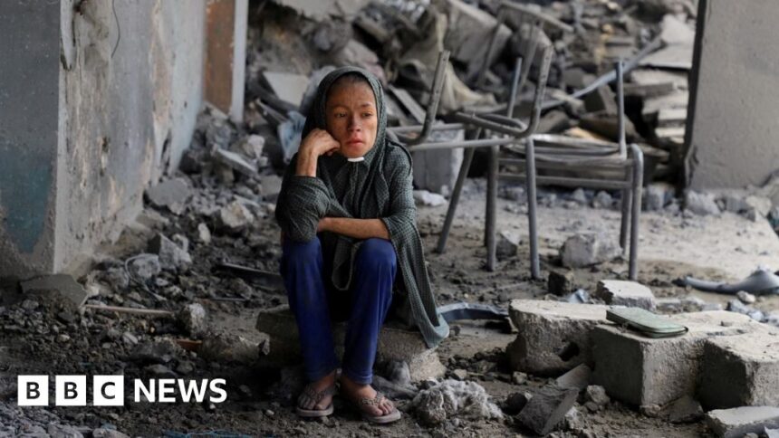 israel tightens siege of gaza city as hamas reviews trump peace plan 68dd45023f088