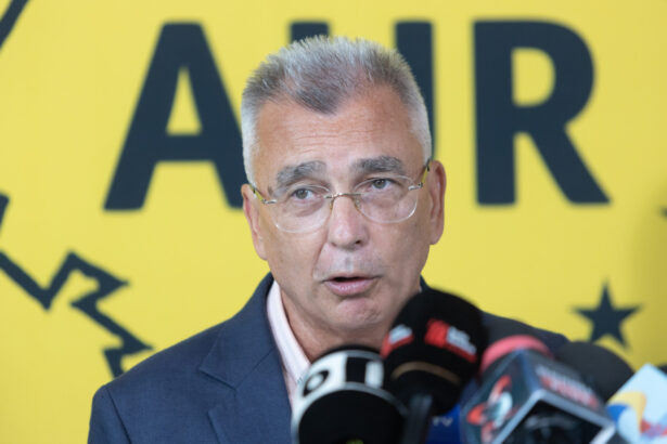 liderul senatorilor aur avertizeaza ca datoria romaniei atinge un nou record negativ statul va imprumuta 259 de miliarde de lei in 2025 68e0efe931498