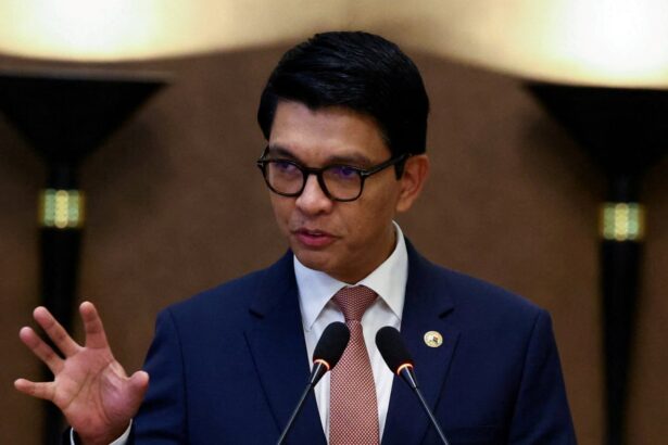 madagascar president flees after losing support of key army unit 68edf5a0c67e6