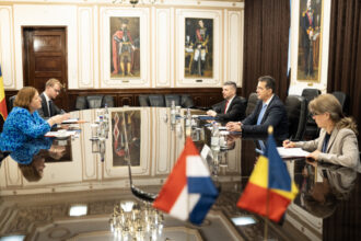 mapn mosteanu a discutat cu ambasadorul tarilor de jos despre situatia de securitate si drone wall 68e7dd21e4d54