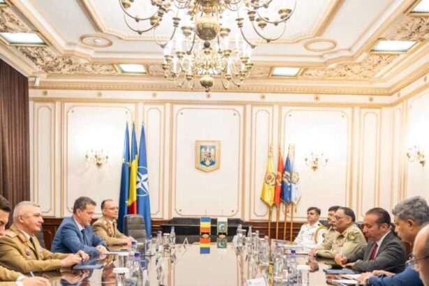 mapn mosteanu discutii cu presedintele comitetului intrunit al statelor majore din pakistan despre extinderea cooperarii 68e3f454f1da6