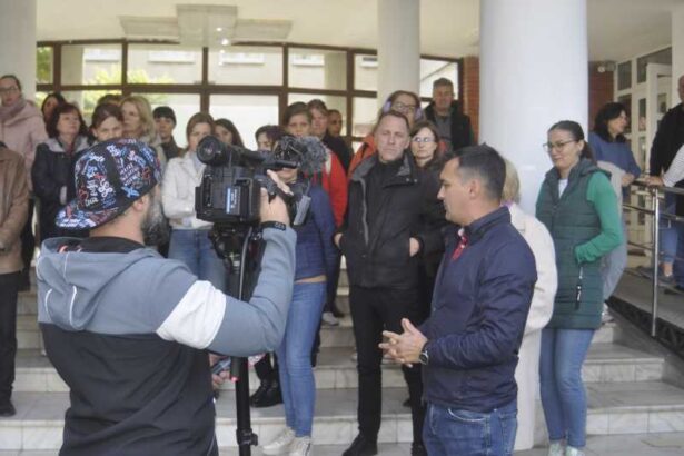 maramures protest spontan al angajatilor dgaspc nemultumiti de neplata salariilor 68dfc5b2d4ba9