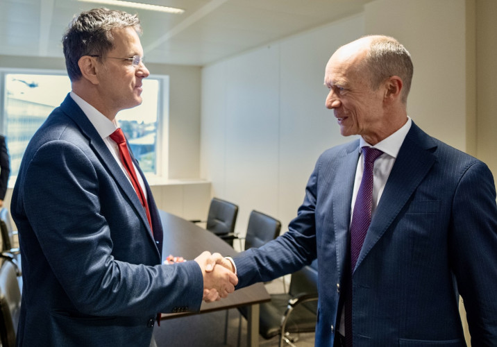 ministrul apararii discutii cu reprezentantul comisiei europene despre implementarea initiativei safe si investitii in industria de aparare 68ee46de8e950