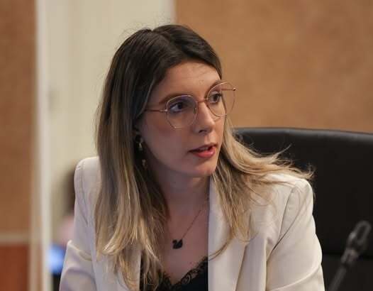 ministrul mediului diana buzoianu 18 ferme din romania devin ferme model pentru protectia apelor si a solului 68ff9b9c75dfd