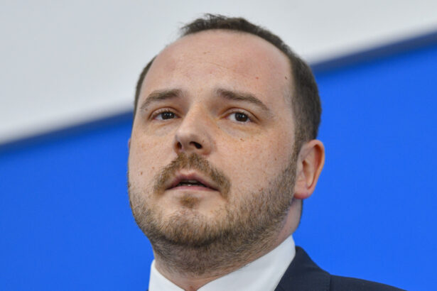 ministrul sanatatii catre personalul ati renuntati la verigheta sau plecati din ati 68fcc6f054dbc