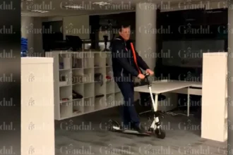 mosteanu pe doua roti prin sediul usr filmat in fostul sediul de campanie al elenei lasconi 68ebd708c143f