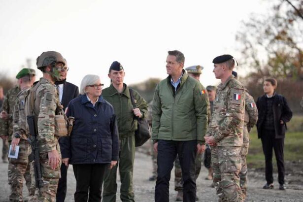 mosteanu si ministrul francez al fortelor armate in vizita la militarii dislocati la cincu 6903b805d76a8