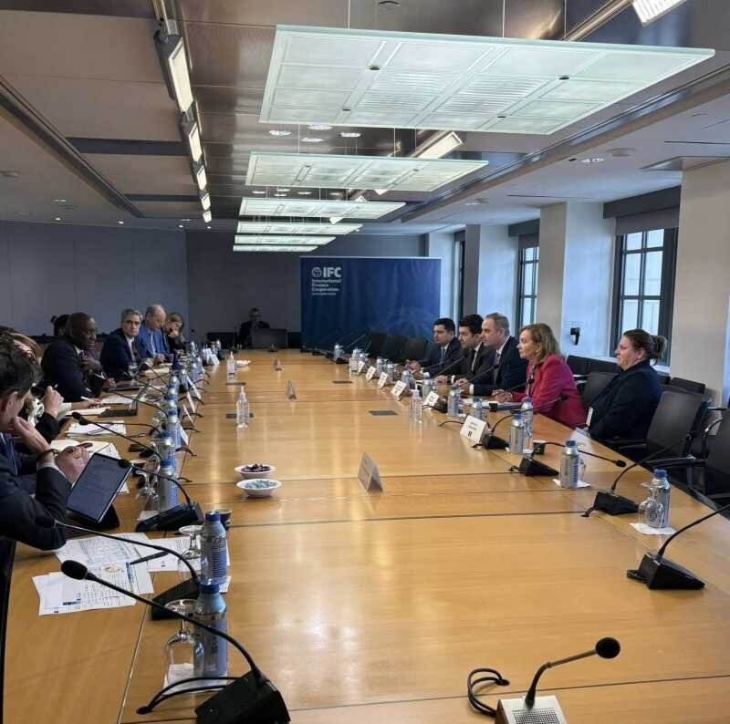 nazare partenerii de la ifc au reconfirmat angajamentul de a sprijini proiecte strategice in domenii care pot transforma economia romaneasca 68f0a01b52ce3