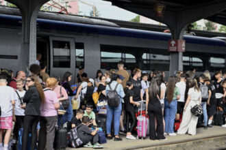 news alert cfr sa suspenda circulatia mai multor trenuri cfr calatori din cauza datoriilor de peste 100 de milioane de lei lista rutelor afectate 68f63302ec2ad