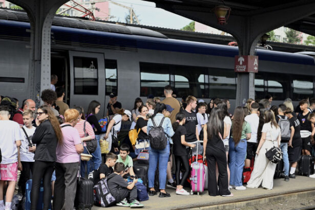news alert cfr sa suspenda circulatia mai multor trenuri cfr calatori din cauza datoriilor de peste 100 de milioane de lei lista rutelor afectate 68f63302ec2ad