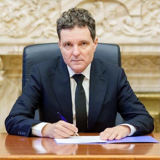 nicusor dan am promulgat legea care sanctioneaza coruperea functionarilor publici straini in cadrul operatiunilor economice internationale ce aduce nou legea document 68f104e772785